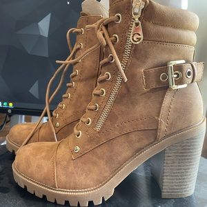 GBG Los Angeles. Brand new. Suede natural brown.